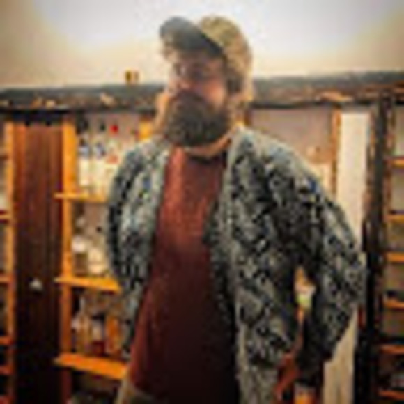 Meet your Posher, Taylor - Picture 1 of 1